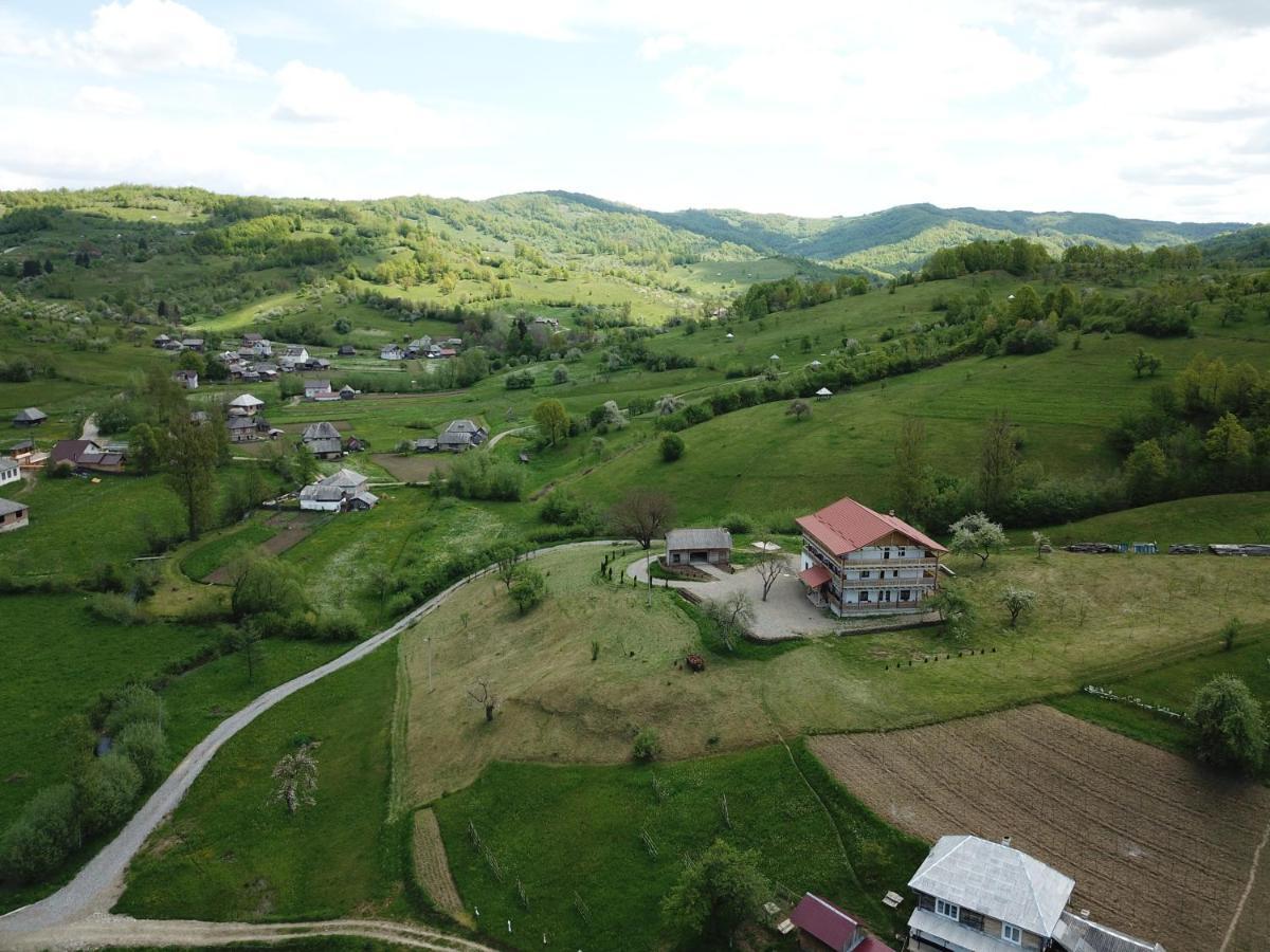 Pensiunea Plai Strabun Strîmtura Exterior foto